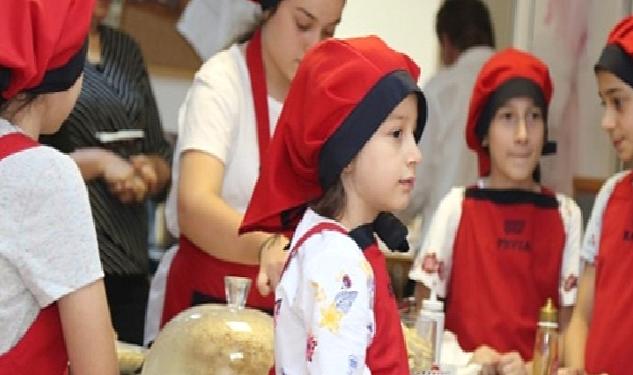 Gölcük Belediyesi’nden Gençlere Yönelik Pastacılık Kursu