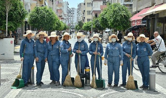Kadın süpürgeciler Yenişehir’e toz kondurmayacak