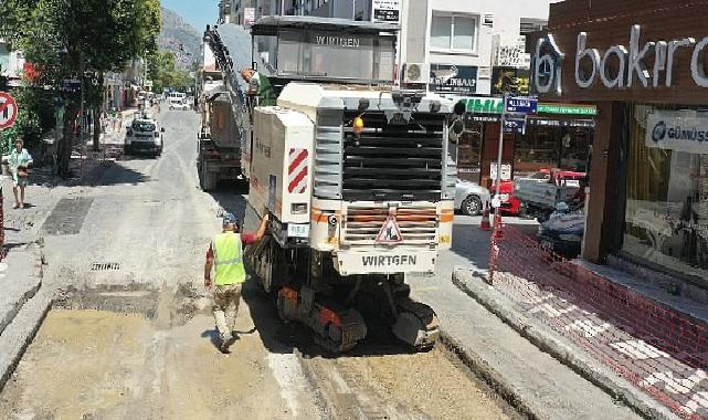 Aydın Büyükşehir Belediyesi Söke^’nin yollarını yeniliyor 