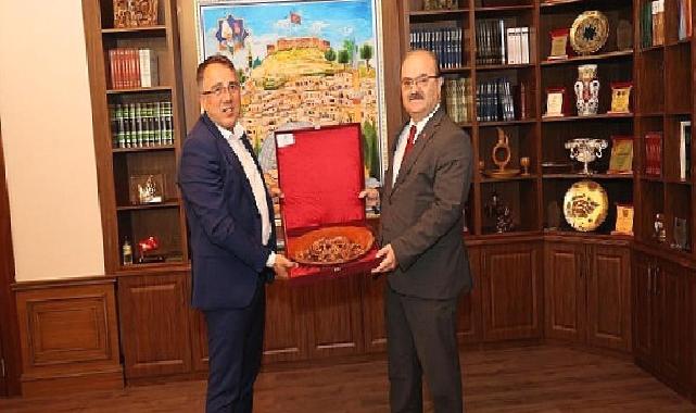 Bakan yardımcısı Çam’dan Belediye Başkanı Savran’a ziyaret  