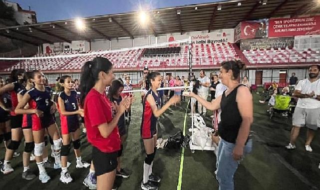 Bayraklı’da voleybol şenliği