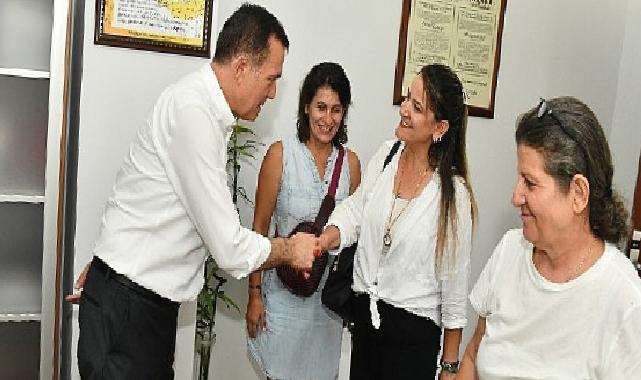 Depremzede kadınlardan Başkan Abdullah Özyiğit’e teşekkür ziyareti