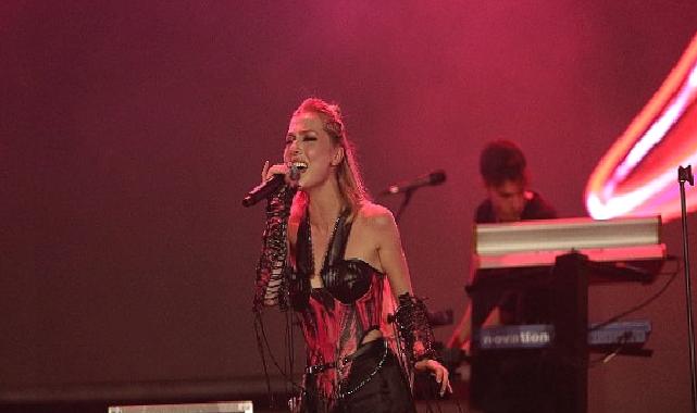 İstanbul Festivali’nin Coşkulu İkinci Gününde Skapova, Yedinci Ev, Mavi ve Güneş Sahne Aldı