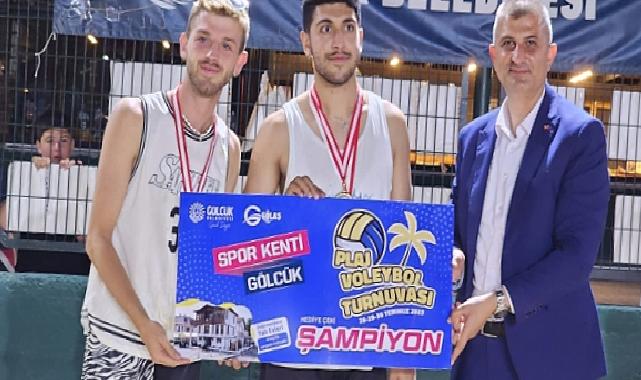 Plaj voleybolu turnuvası çekişmeli müsabakalar ile tamamlandı 