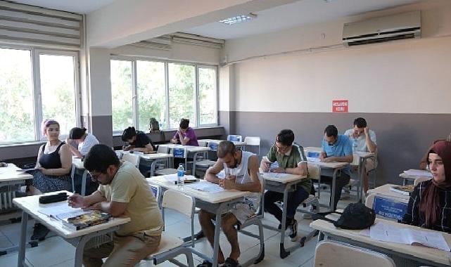 Aydın Büyükşehir Belediyesi, Kamu Personeli Seçme Sınavı’na hazırlanacak olanlara (KPSS) eğitim desteği verecek