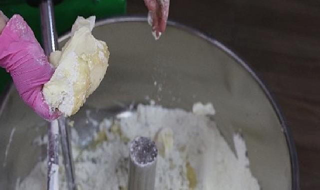 Büyükşehir’den Serik’e hamur yoğurma makinesi