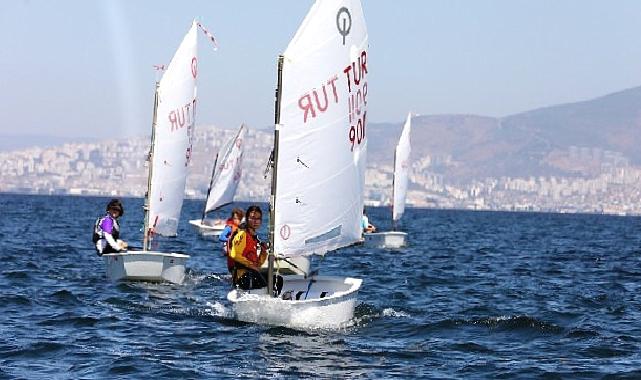 Narlıdere’den açılan yelkenler, İzmir Körfezi’nde görsel şölen yaşattı