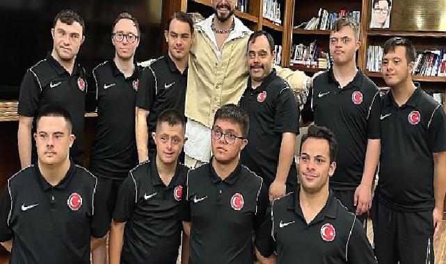 Rapçi SEFO, TFF Ödül Töreninin Ardından Genç Sporculara Moral Verdi