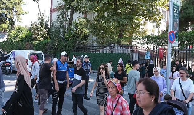 Zeytinburnu’nda Öğrenciler Zabıta Ekiplerine Emanet