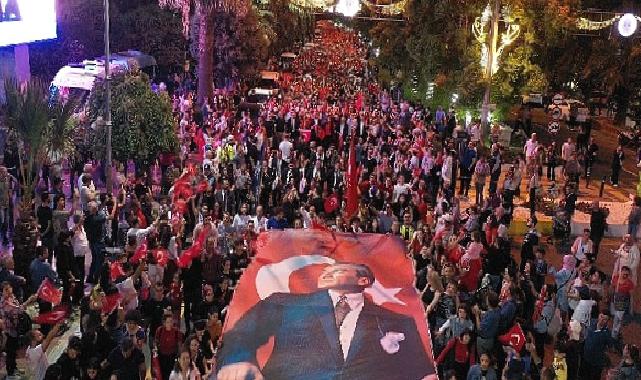Aydınlılar Cumhuriyet’in 100. Yılı için yürüdü