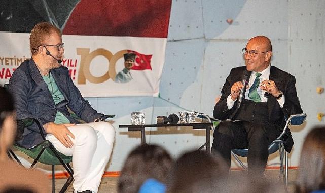 Başkan Soyer, “100. Yılda 100 Gençle” Cumhuriyet’i konuştu