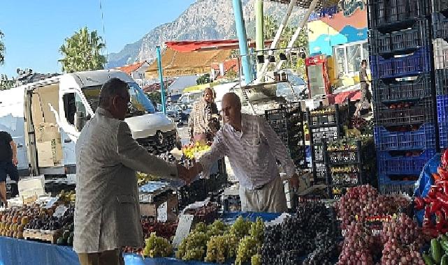 Başkan Topaloğlu’ndan Pazar Esnafı Ziyareti