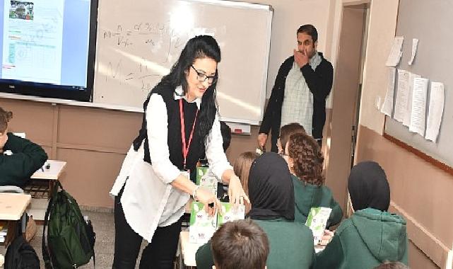 Başkan Usta’dan 100.yılda tüm öğrencilere anlamlı hediye