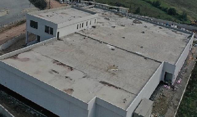 Büyükşehir Belediyesi’nin olası bir afette Marmara Bölgesine hizmet sunması için projelendirdiği Gıda Üretim Tesisinde çalışmalar devam ediyor