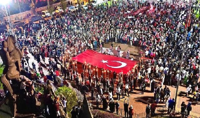 İnegöl’de 100. Yıl Coşkusu Caddelere Sığmadı