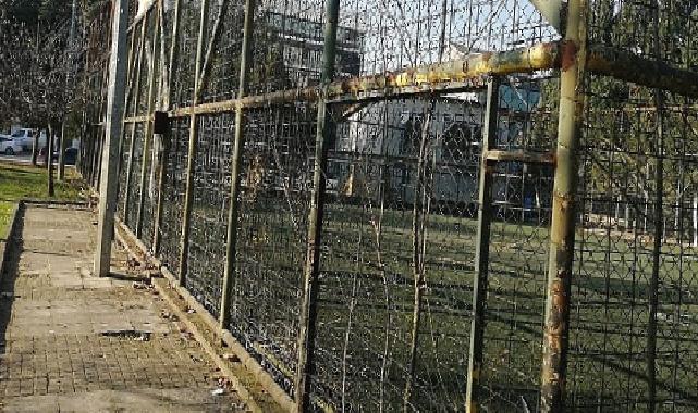 Kocaeli Büyükşehir, sahaları elden geçiriyor