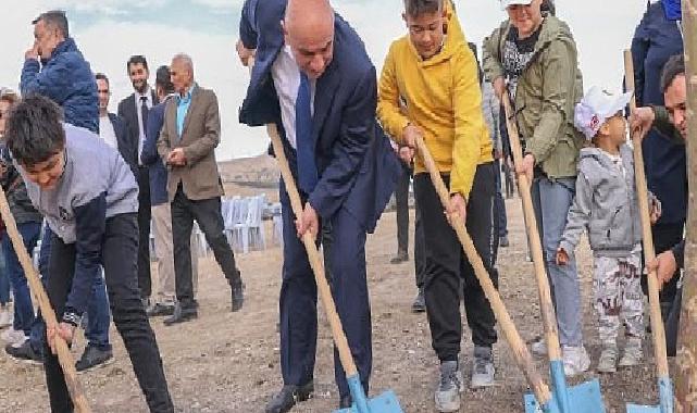 Milli ağaçlandıma günü’nde fidanlar toprakla buluşturuldu