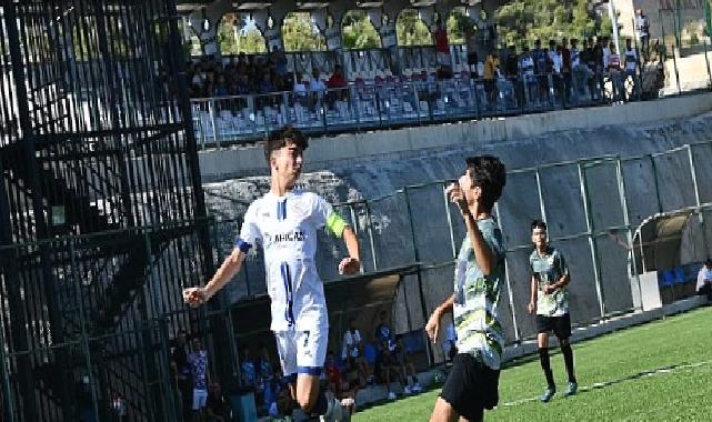 Yenişehir Belediyesi U16 Futbol Takımı namağlup lider