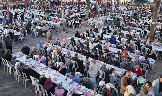 Aydın Büyükşehir Belediye Başkanı Özlem Çerçioğlu Efeler’in Umurlu Mahallesi’nde vatandaşlarla bir araya geldi