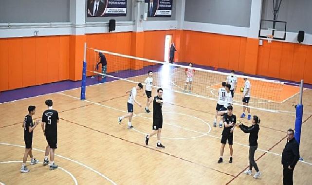 Kartepe’nin Gençlerine “Çiçek Gibi” Salon Yapıldı