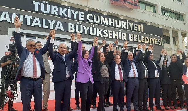 Başkan Topaloğlu, Başkan Böcek’in göreve başlama törenine katıldı