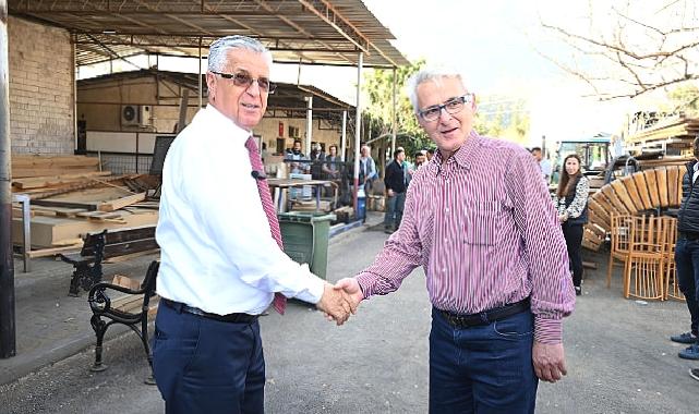 Başkan Topaloğlu belediye personeli ile bayramlaştı
