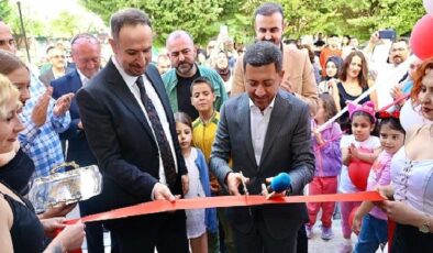 Nevşehir Belediye Başkanı Rasim Arı, 2000 Evler Mahallesi’nde hizmet vermeye başlayan bir kafeteryanın açılışına katıldı.