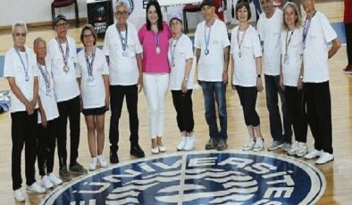 Karşıyaka Belediyesi 3. Yaş Üniversitesi’nden 8 madalya!