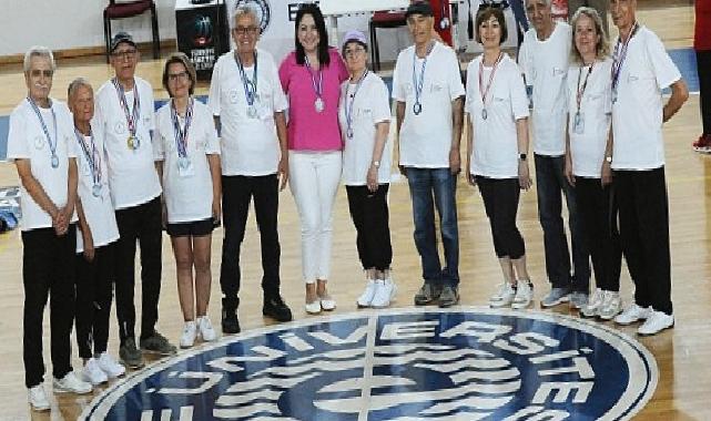 Karşıyaka Belediyesi 3. Yaş Üniversitesi’nden 8 madalya!