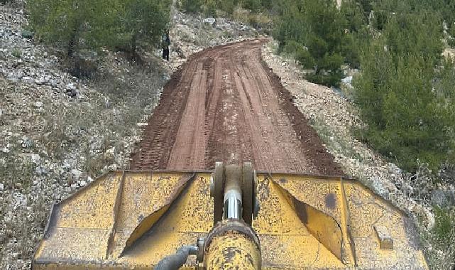 Kemer’de yol ve kaldırım çalışmaları
