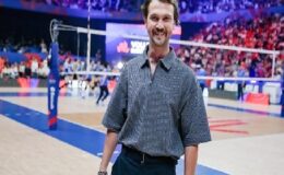 Ünlü Oyuncu Aras Bulut İynemli Voleybol Milletler Ligi’nde Filenin Sultanlarına Destek Verdi