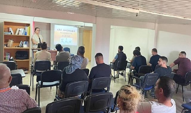 Burhaniye Belediyesi’nden Bağımlılıkla Mücadele Ailelere Destek Semineri