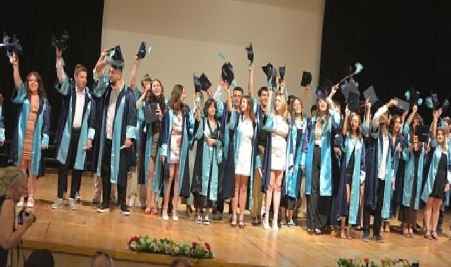 Egeli genç tasarımcılar sektöre uğurlandı