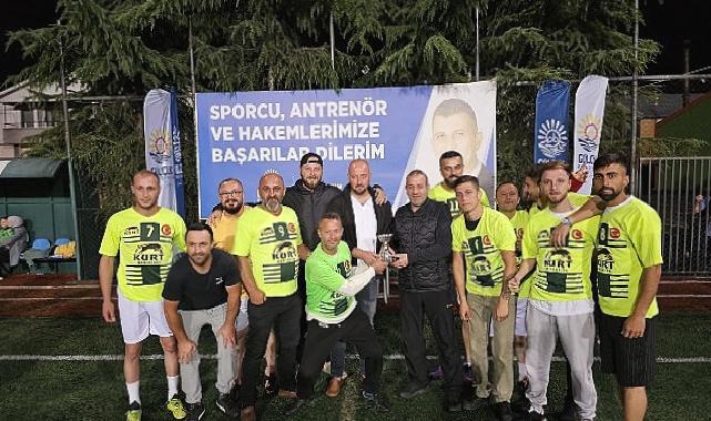 Gölcük Belediyesi 12. Birimler Arası Futbol Turnuvası’nda; Gelir Müdürlüğü’nü penaltılar sonucu yenen Gençlik Ve Spor Hizmetleri Müdürlüğü şampiyon oldu