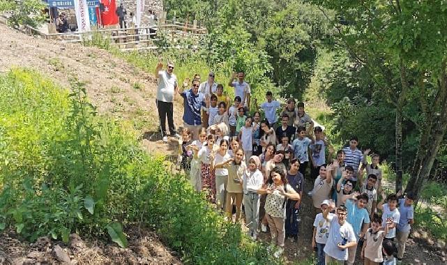 Gölcük Belediyesi tarafından başlatılan çalışma ile yeniden ihya edilerek ilçeye kazandırılan Yukarı Değirmendere’deki tarihi hamam, öğrencileri ağırladı