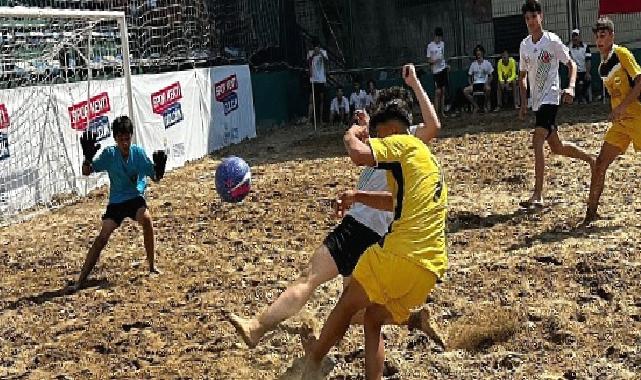 Gölcük’te Kum Futbolu Heyecanı İçin Kayıtlar Başladı