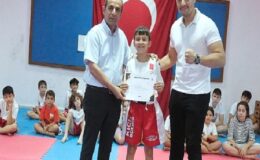 Kemer Belediyesi Kick Boks sporcuları kuşak atladı