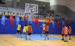 Küçükçekmece Belediyesi’nin yılın 365 günü ücretsiz hizmet veren spor okullarında yaz dönemi başladı